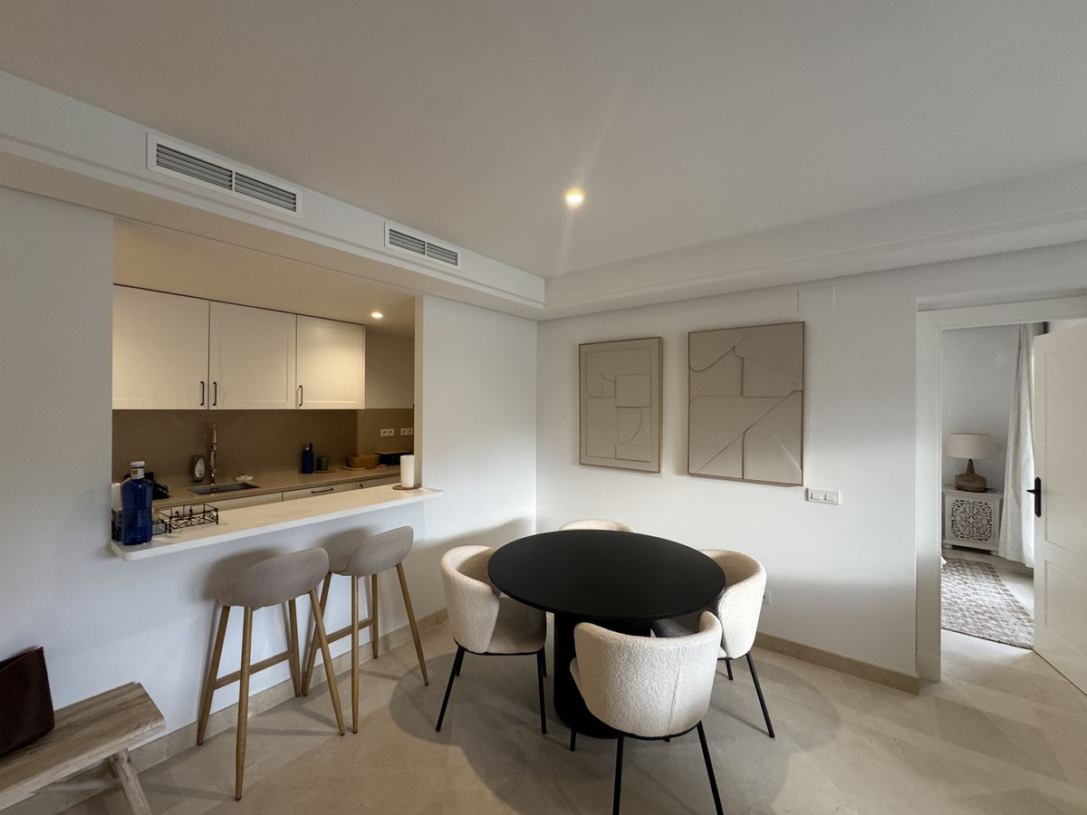 2 Bed Apartment for sale in Aloha Costa Del Sol, Málaga, Spain