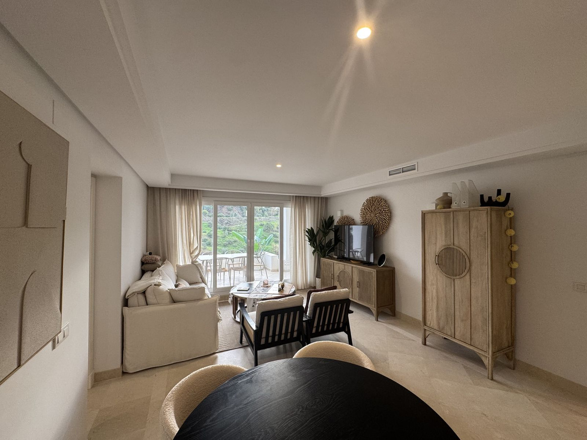 2 Bed Apartment for sale in Aloha Costa Del Sol, Málaga, Spain