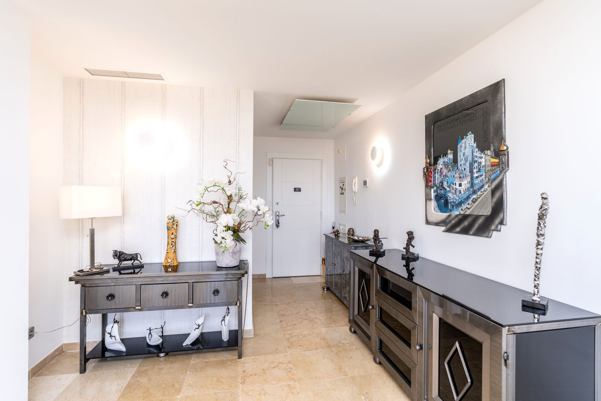 3 Bed Apartment for sale in Los Arqueros Costa Del Sol, Málaga, Spain