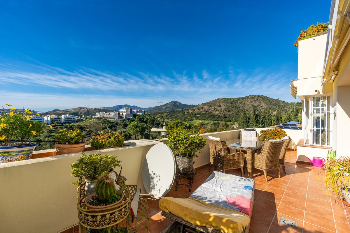 3 Bed Apartment for sale in Los Arqueros Costa Del Sol, Málaga, Spain