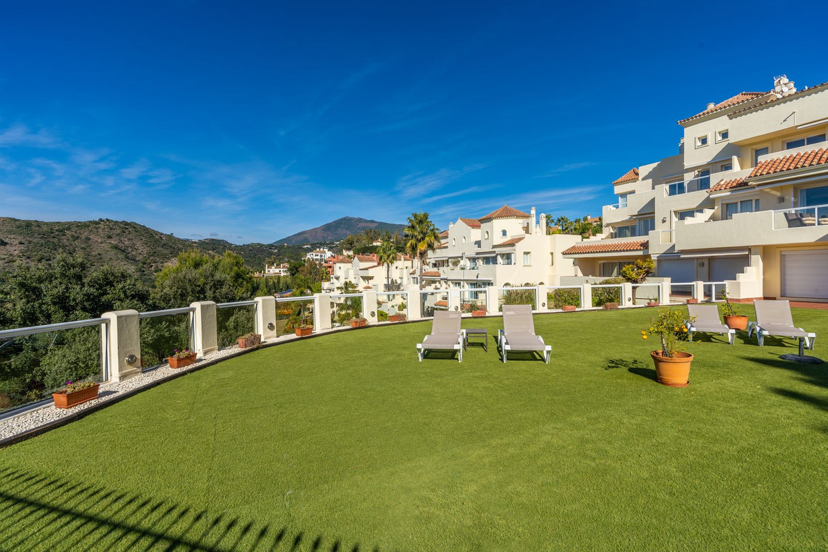 3 Bed Apartment for sale in Los Arqueros Costa Del Sol, Málaga, Spain
