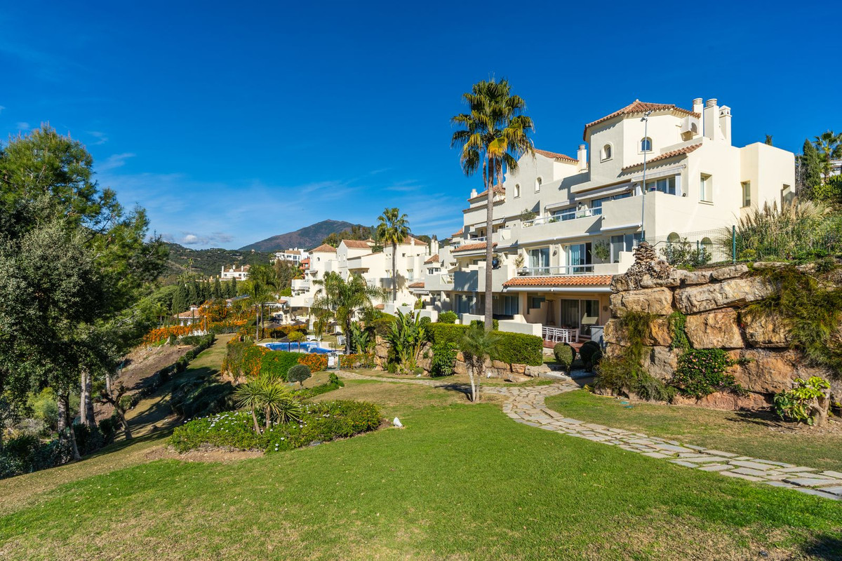 3 Bed Apartment for sale in Los Arqueros Costa Del Sol, Málaga, Spain