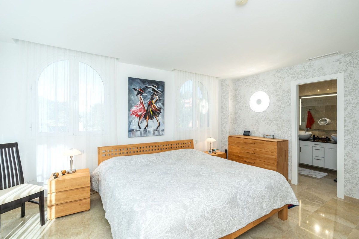 3 Bed Apartment for sale in Los Arqueros Costa Del Sol, Málaga, Spain