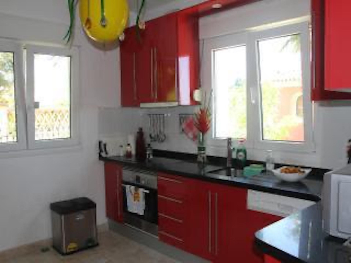 5 Bed Townhouse for sale in Calahonda Costa Del Sol, Málaga, Spain