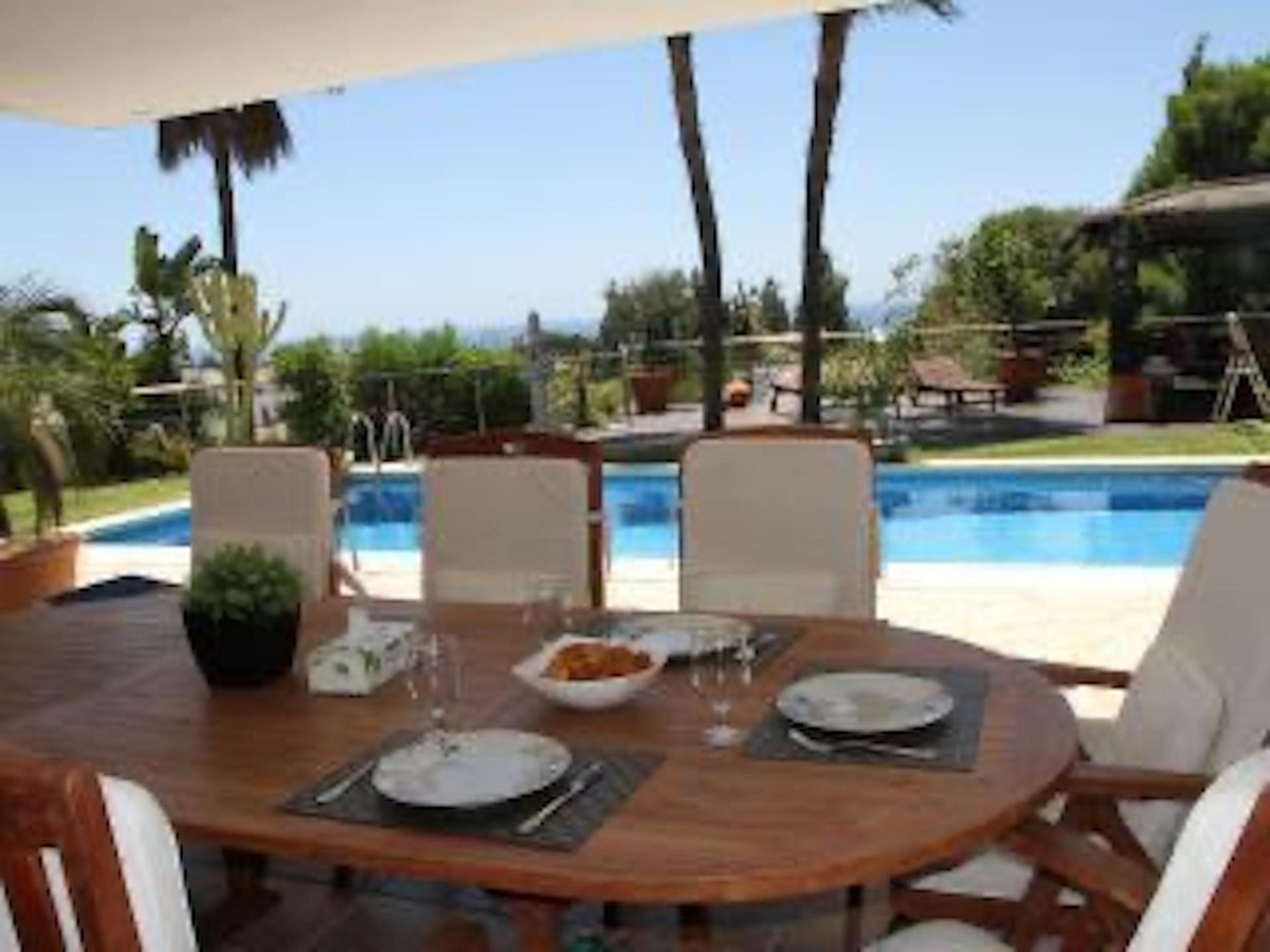 5 Bed Townhouse for sale in Calahonda Costa Del Sol, Málaga, Spain