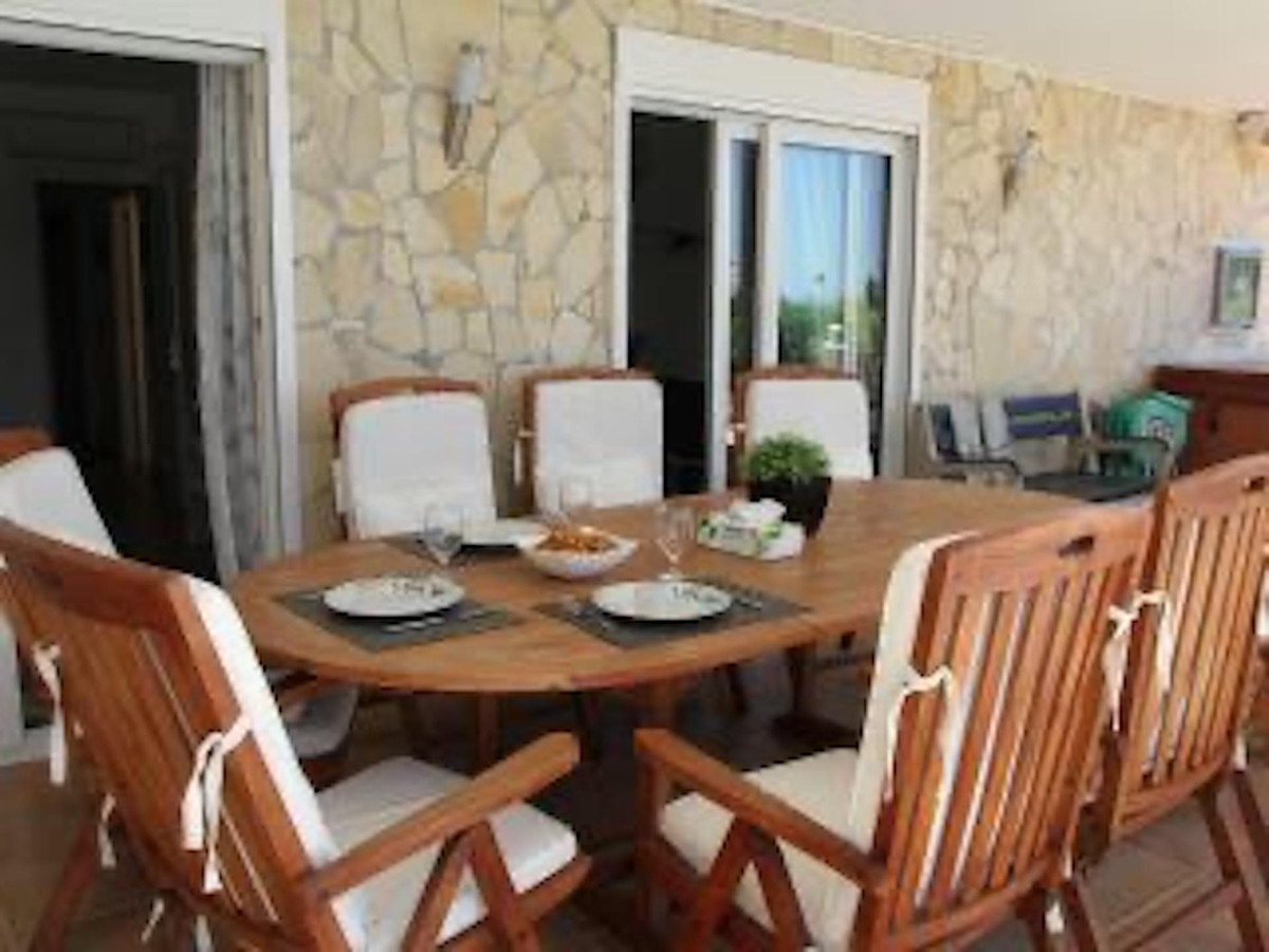 5 Bed Townhouse for sale in Calahonda Costa Del Sol, Málaga, Spain