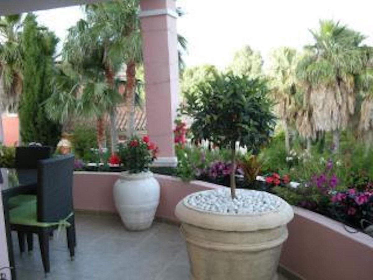 5 Bed Townhouse for sale in Calahonda Costa Del Sol, Málaga, Spain