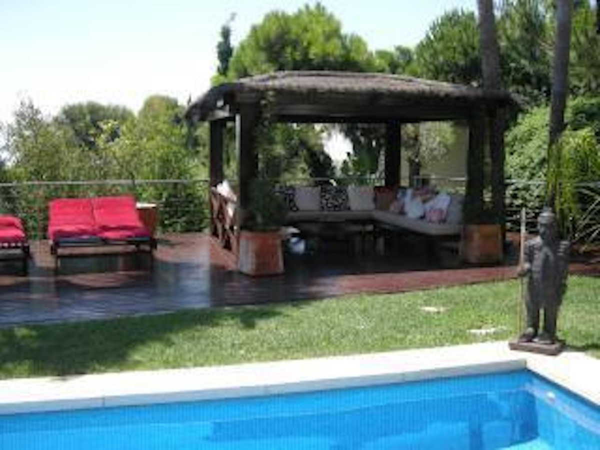 5 Bed Townhouse for sale in Calahonda Costa Del Sol, Málaga, Spain
