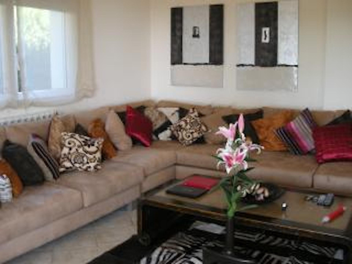 5 Bed Townhouse for sale in Calahonda Costa Del Sol, Málaga, Spain