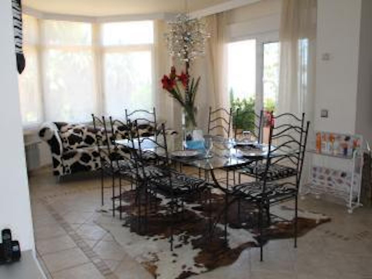 5 Bed Townhouse for sale in Calahonda Costa Del Sol, Málaga, Spain