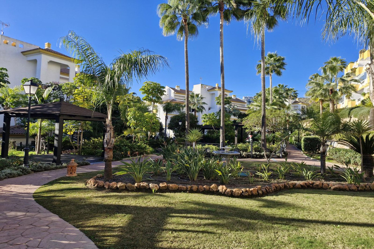2 Bed Apartment for sale in Calanova Golf Costa Del Sol, Málaga, Spain