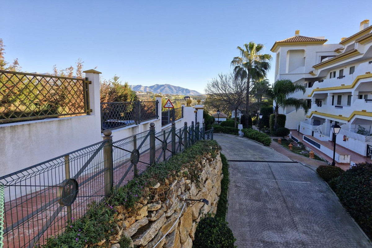 2 Bed Apartment for sale in Calanova Golf Costa Del Sol, Málaga, Spain