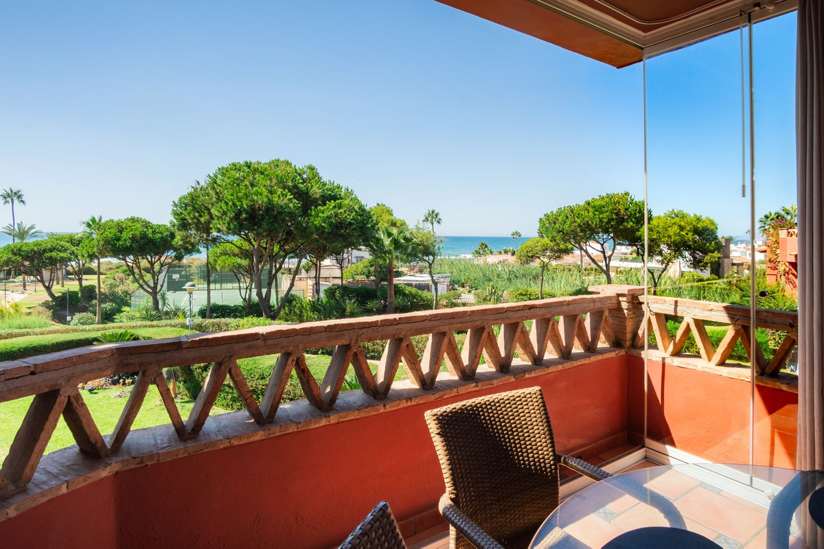 2 Bed Apartment for sale in Elviria Costa Del Sol, Málaga, Spain