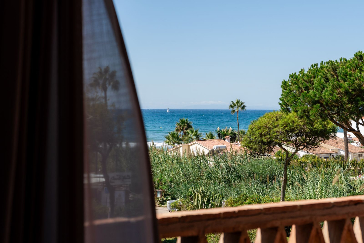 2 Bed Apartment for sale in Elviria Costa Del Sol, Málaga, Spain