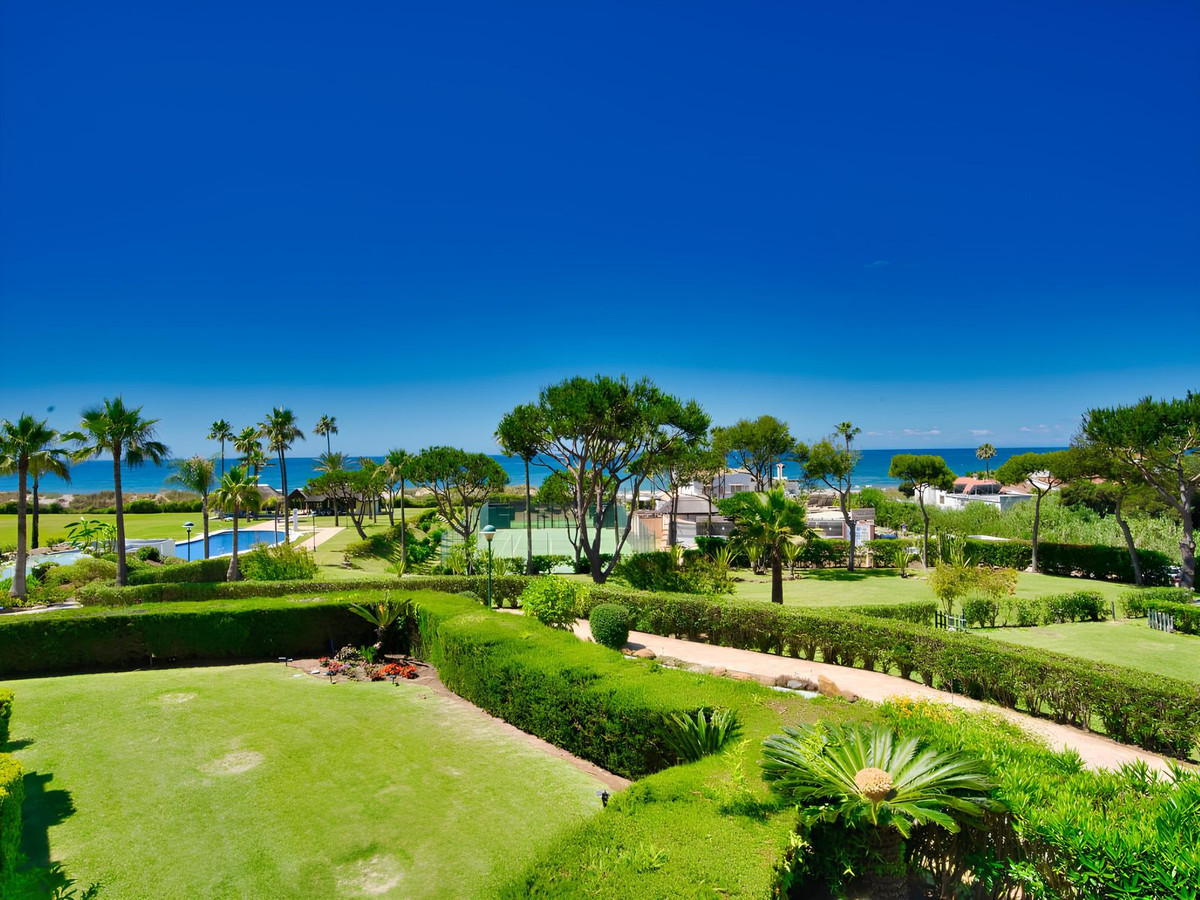 2 Bed Apartment for sale in Elviria Costa Del Sol, Málaga, Spain