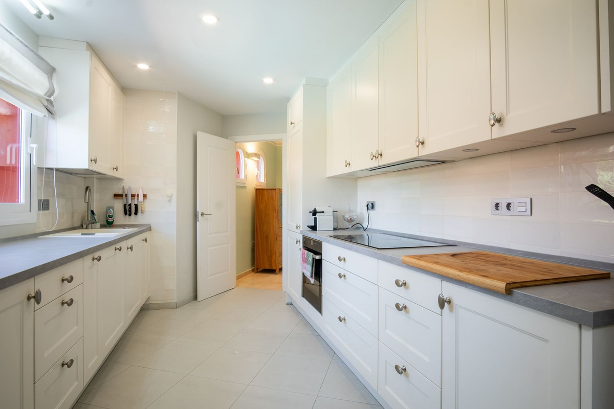 2 Bed Apartment for sale in Elviria Costa Del Sol, Málaga, Spain