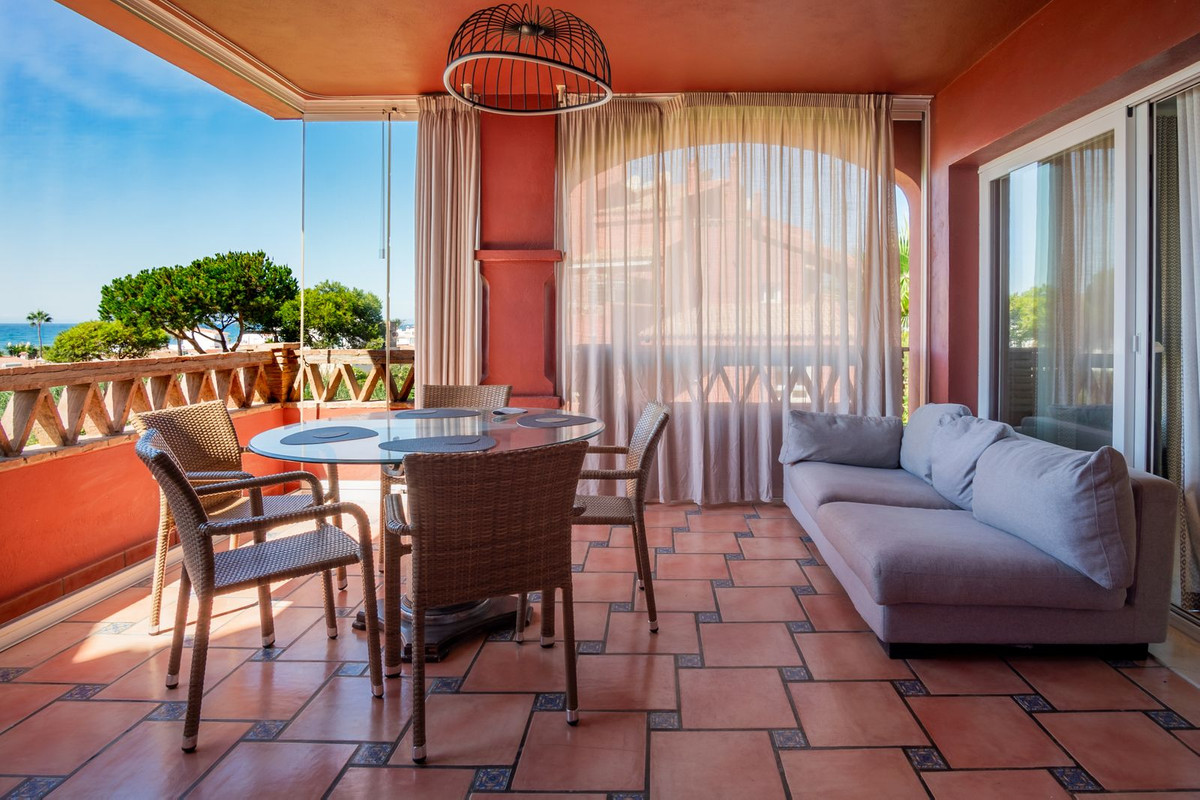 2 Bed Apartment for sale in Elviria Costa Del Sol, Málaga, Spain