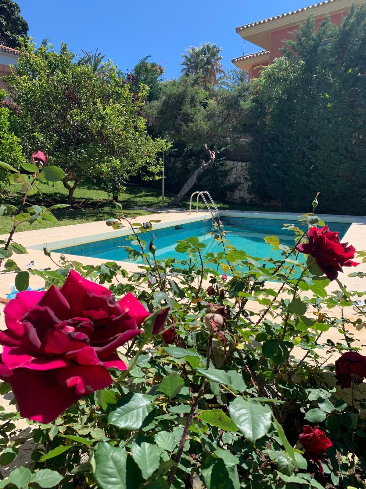 Se vende Villa - Chalet de 3 dormitorios en Costa Del Sol, Málaga, España