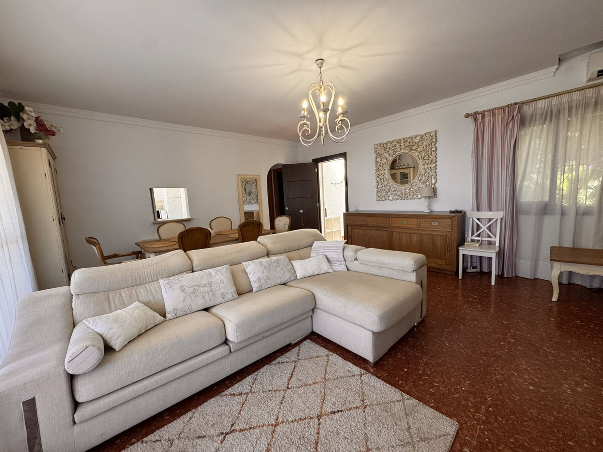 Se vende Villa - Chalet de 3 dormitorios en Costa Del Sol, Málaga, España