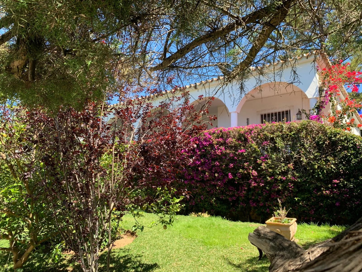 Se vende Villa - Chalet de 3 dormitorios en Costa Del Sol, Málaga, España