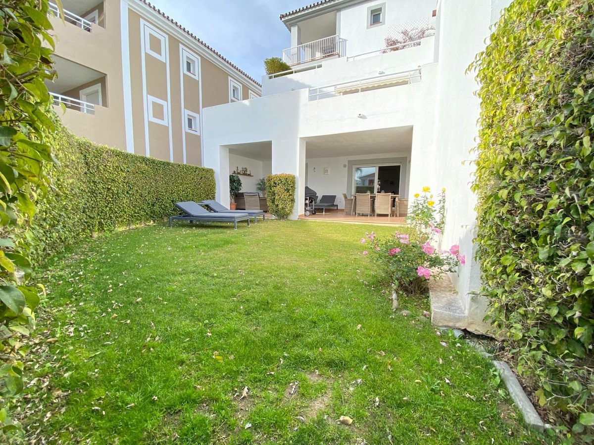 2 Bed Apartment for sale in Estepona Costa Del Sol, Málaga, Spain