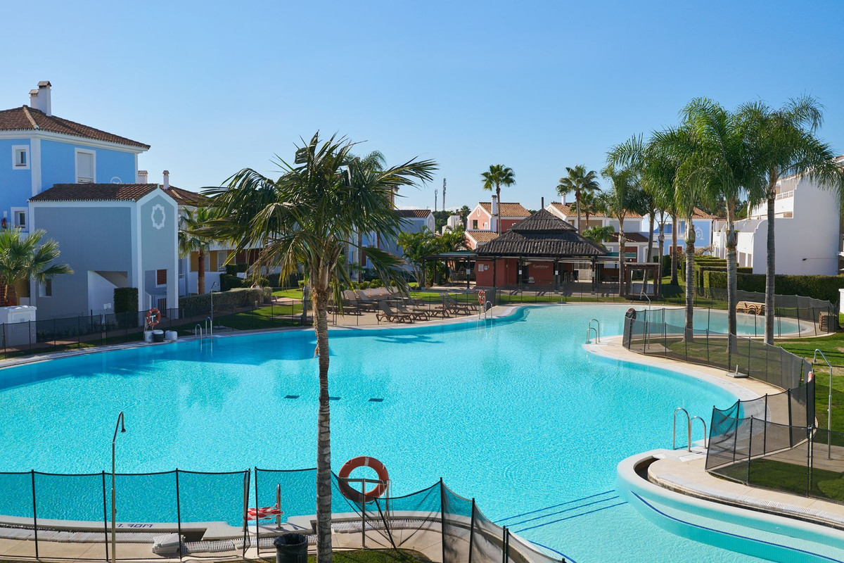 2 Bed Apartment for sale in Estepona Costa Del Sol, Málaga, Spain