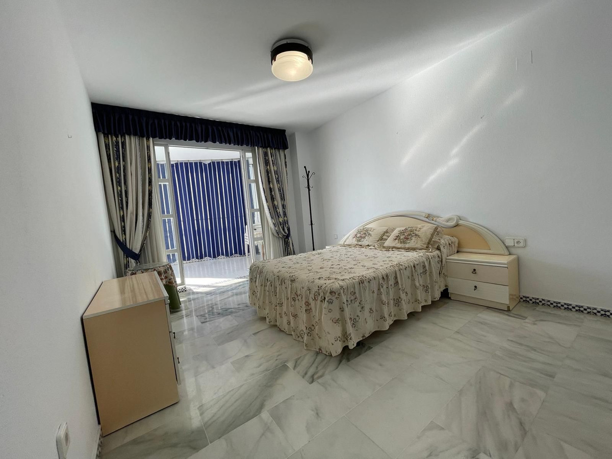 3 Bed Apartment for sale in Fuengirola Costa Del Sol, Málaga, Spain