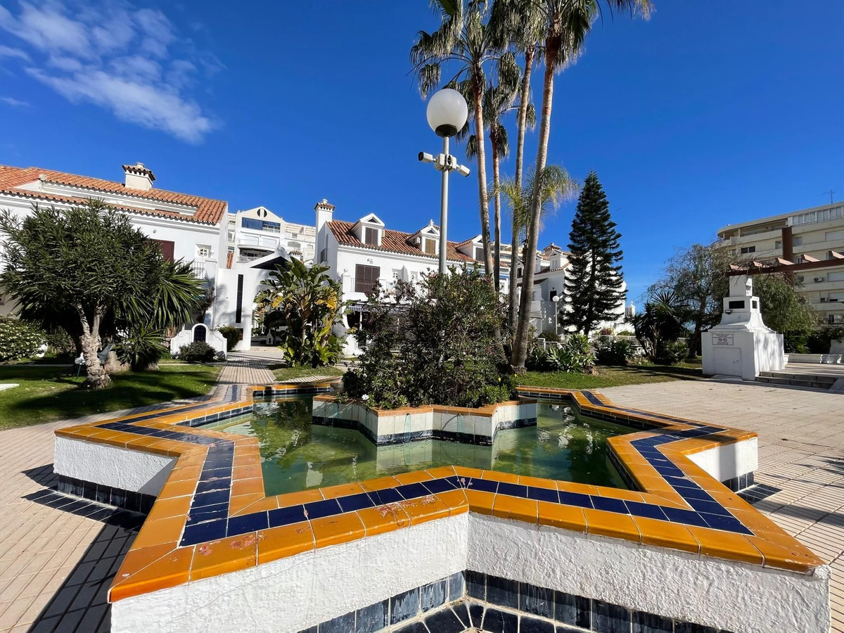 3 Bed Apartment for sale in Fuengirola Costa Del Sol, Málaga, Spain