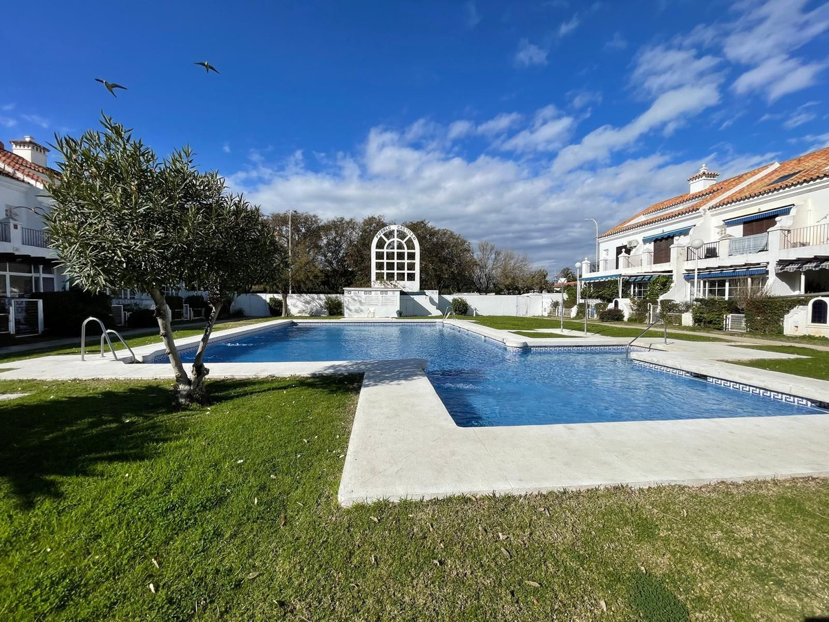 3 Bed Apartment for sale in Fuengirola Costa Del Sol, Málaga, Spain
