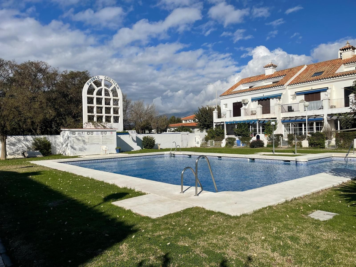 3 Bed Apartment for sale in Fuengirola Costa Del Sol, Málaga, Spain