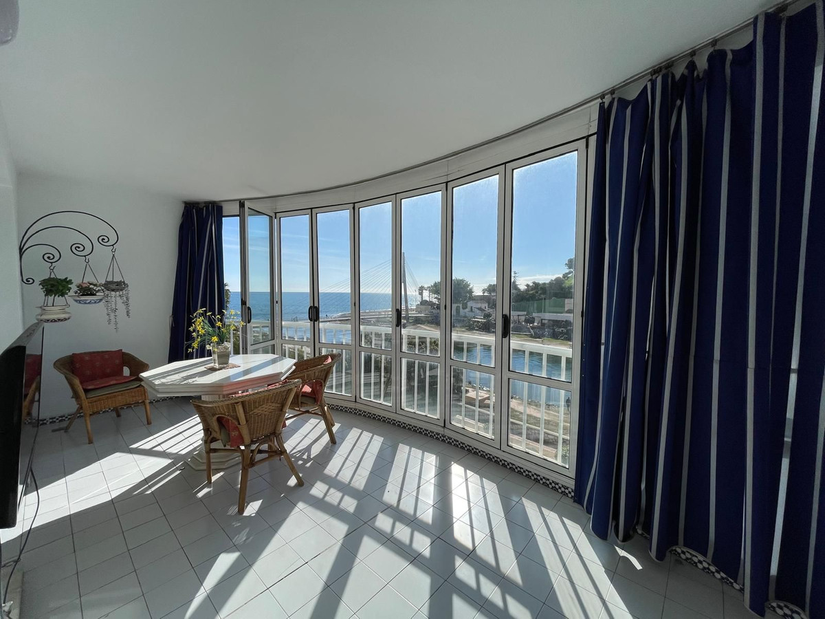 3 Bed Apartment for sale in Fuengirola Costa Del Sol, Málaga, Spain