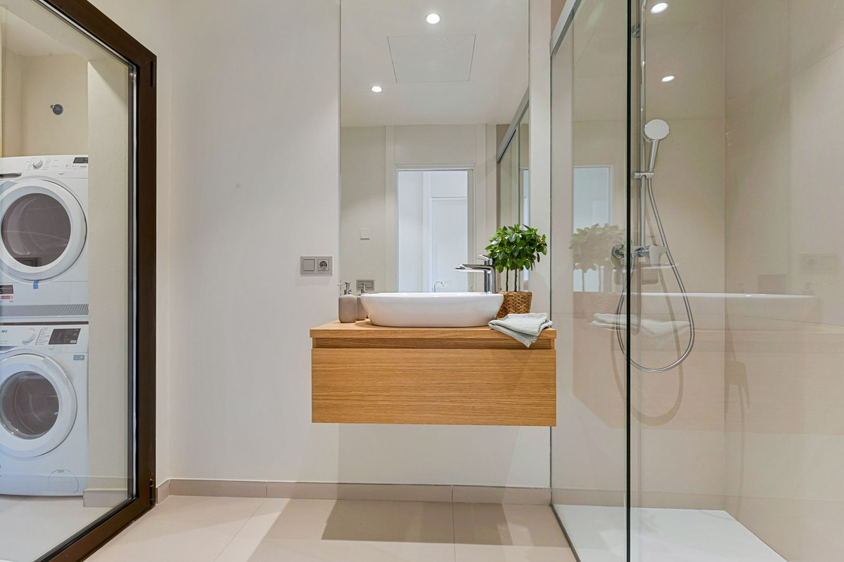 Se vende Apartamento Planta Media de 3 dormitorios en Costa Del Sol, Málaga, España