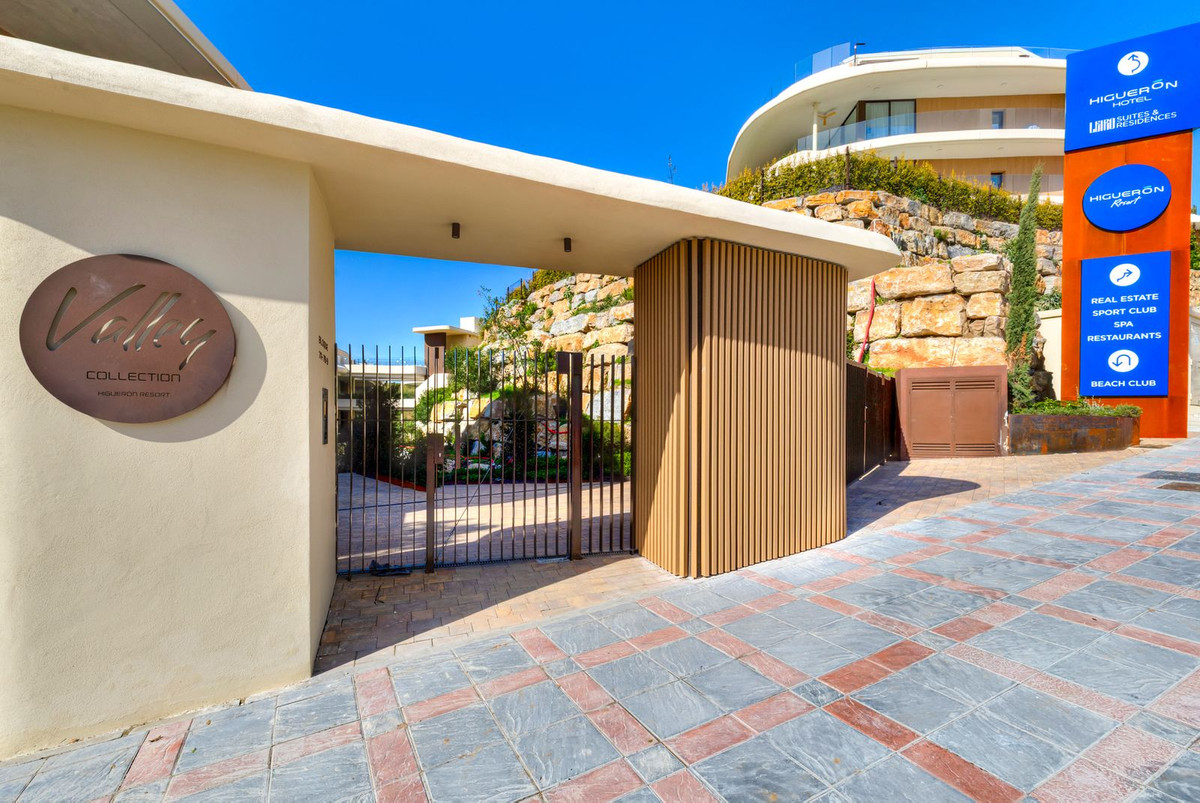 Se vende Apartamento Planta Media de 3 dormitorios en Costa Del Sol, Málaga, España