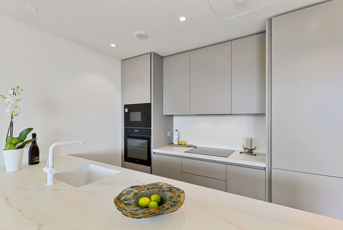 Se vende Apartamento Planta Media de 3 dormitorios en Costa Del Sol, Málaga, España