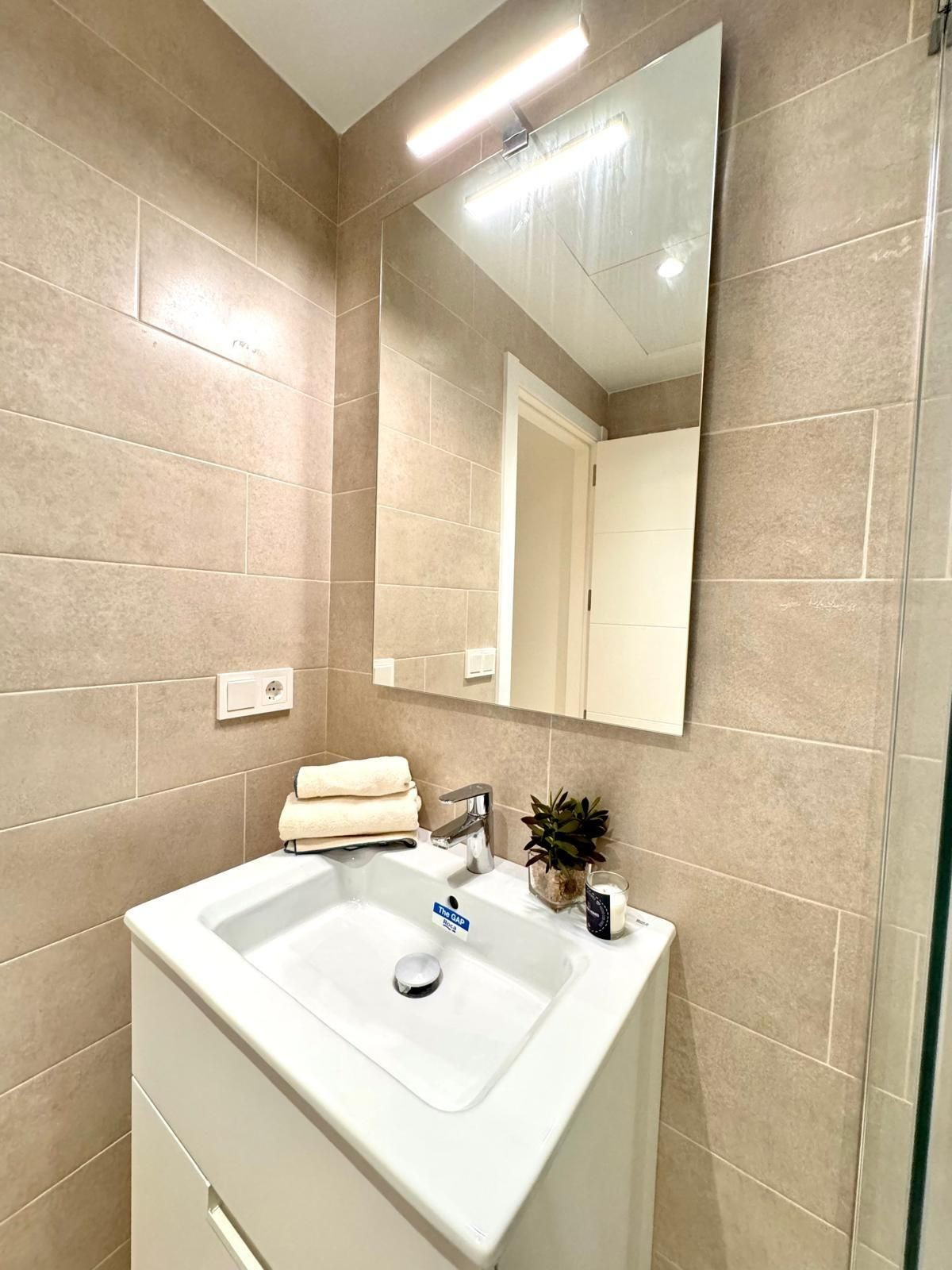 3 Bed Apartment for sale in Fuengirola Costa Del Sol, Málaga, Spain