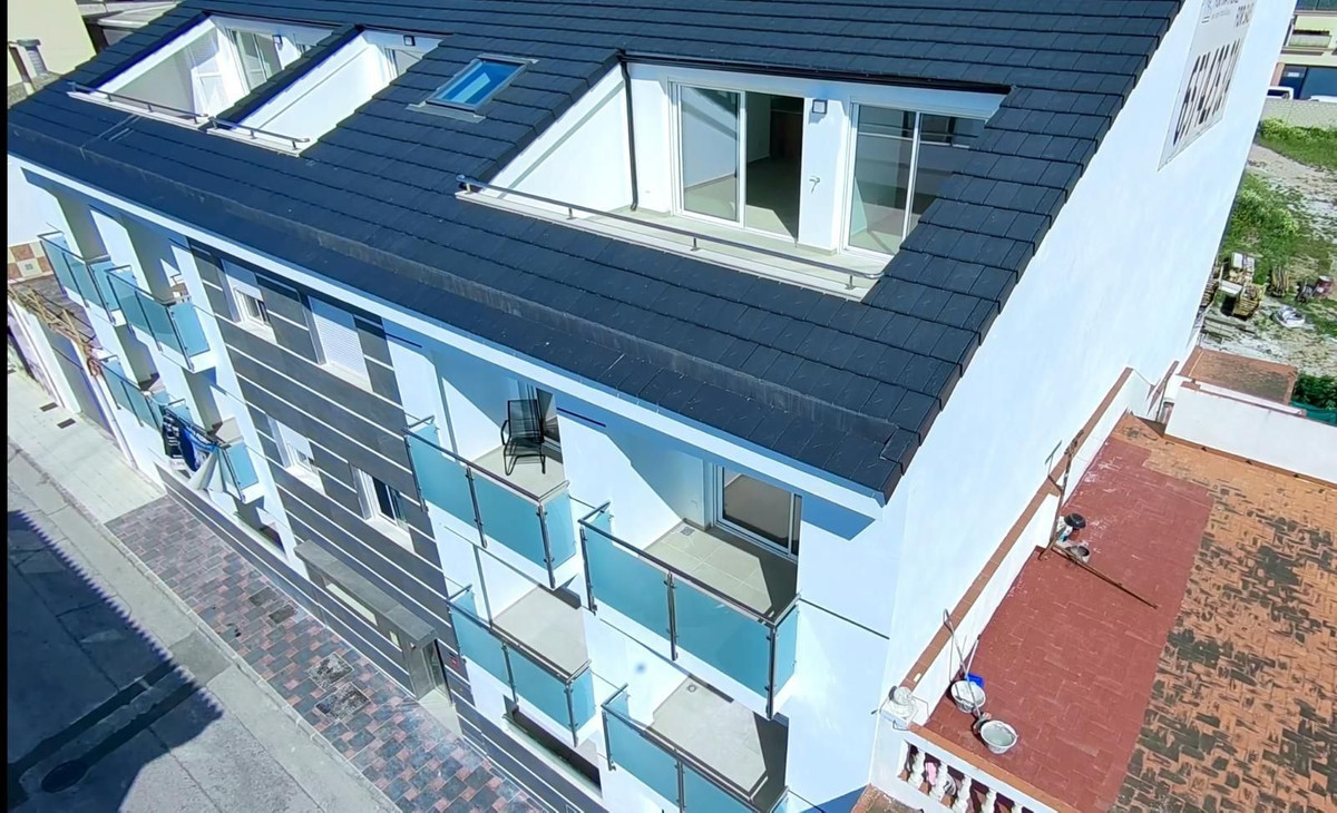 3 Bed Apartment for sale in Fuengirola Costa Del Sol, Málaga, Spain
