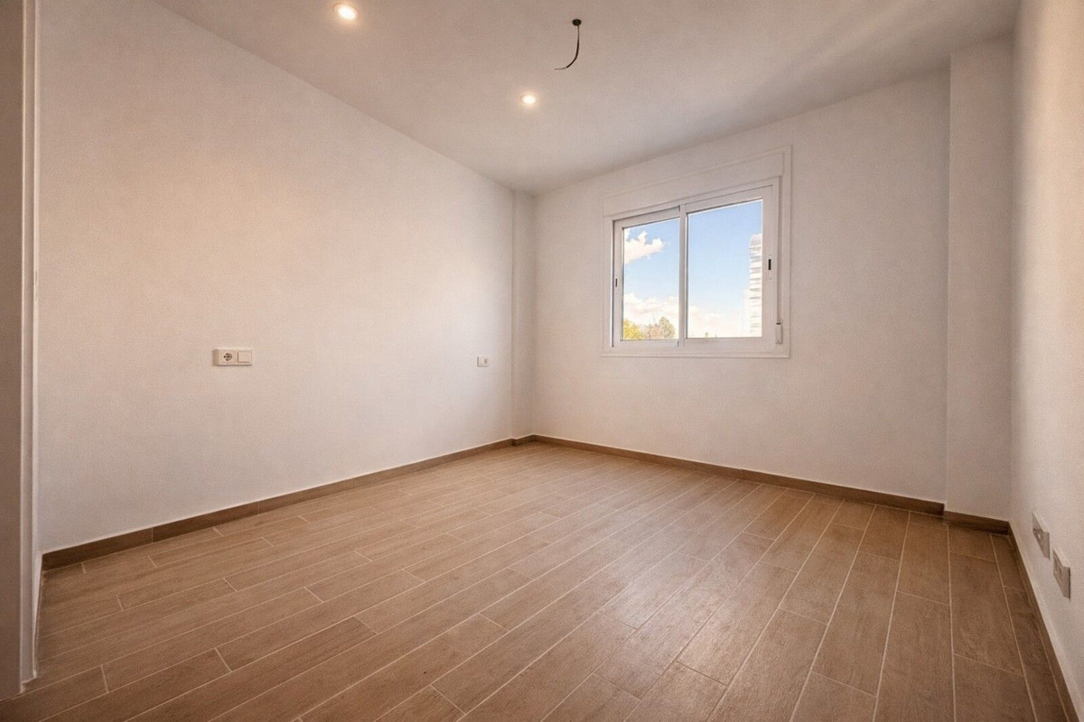 3 Bed Apartment for sale in Fuengirola Costa Del Sol, Málaga, Spain