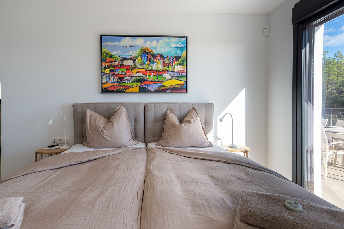 Se vende Villa - Chalet de 6 dormitorios en Costa Del Sol, Málaga, España