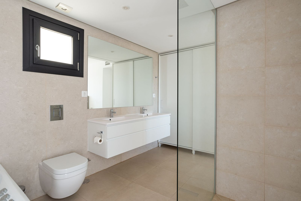 Se vende Villa - Chalet de 6 dormitorios en Costa Del Sol, Málaga, España