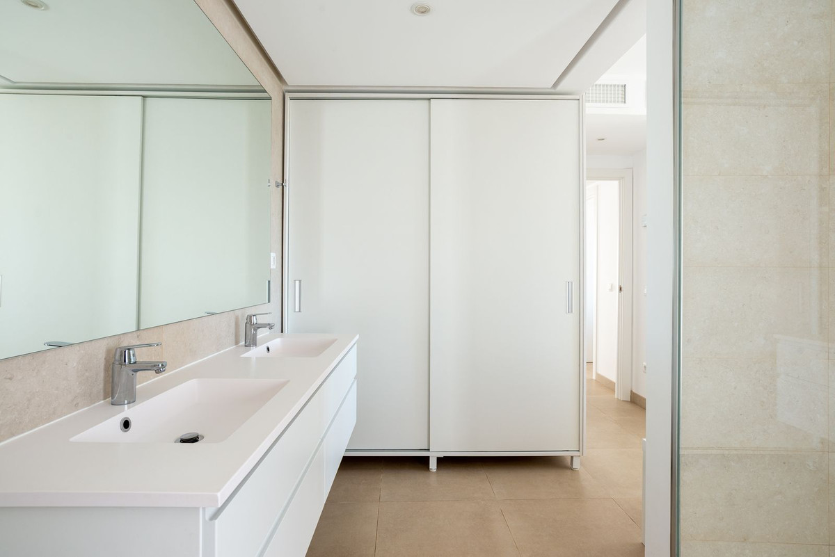 Se vende Villa - Chalet de 6 dormitorios en Costa Del Sol, Málaga, España