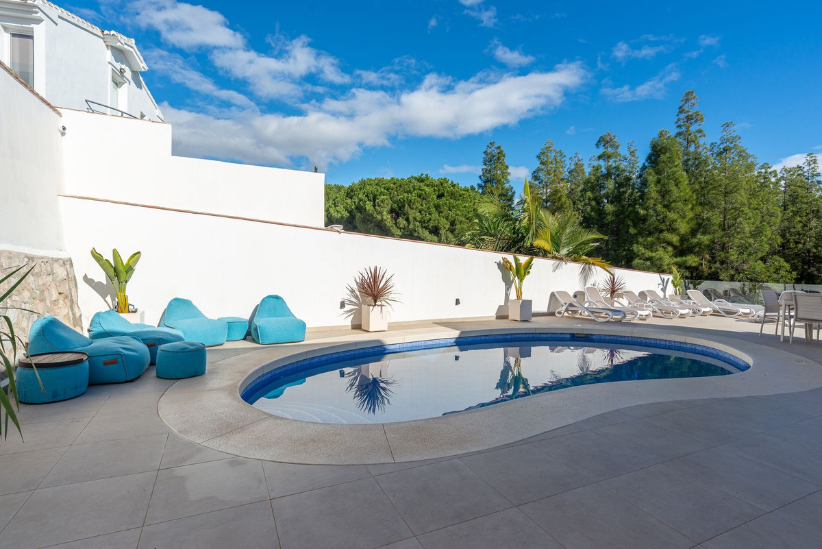 Se vende Villa - Chalet de 6 dormitorios en Costa Del Sol, Málaga, España