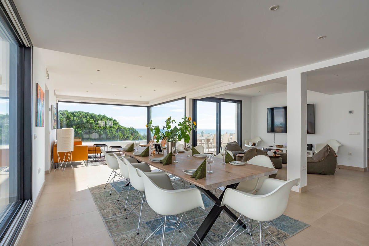 Se vende Villa - Chalet de 6 dormitorios en Costa Del Sol, Málaga, España