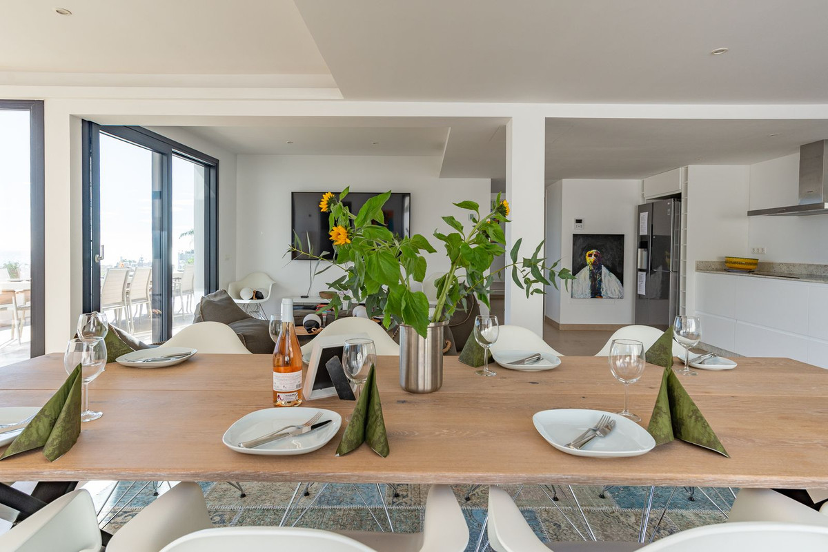 Se vende Villa - Chalet de 6 dormitorios en Costa Del Sol, Málaga, España
