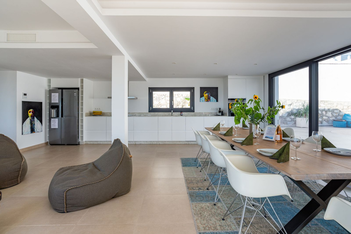 Se vende Villa - Chalet de 6 dormitorios en Costa Del Sol, Málaga, España
