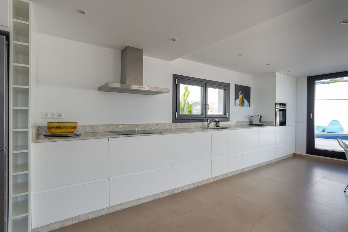 Se vende Villa - Chalet de 6 dormitorios en Costa Del Sol, Málaga, España
