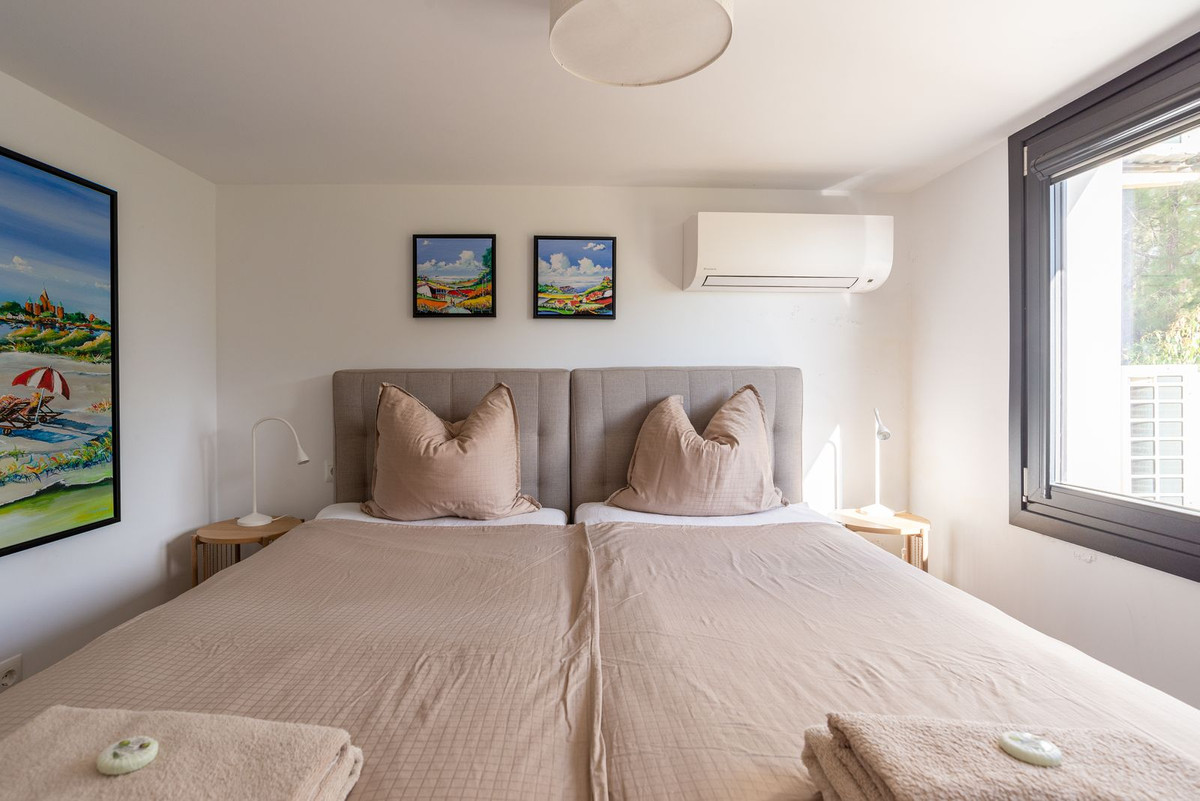 Se vende Villa - Chalet de 6 dormitorios en Costa Del Sol, Málaga, España