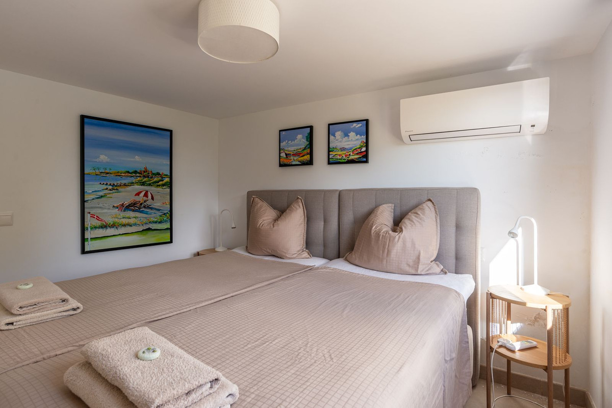 Se vende Villa - Chalet de 6 dormitorios en Costa Del Sol, Málaga, España