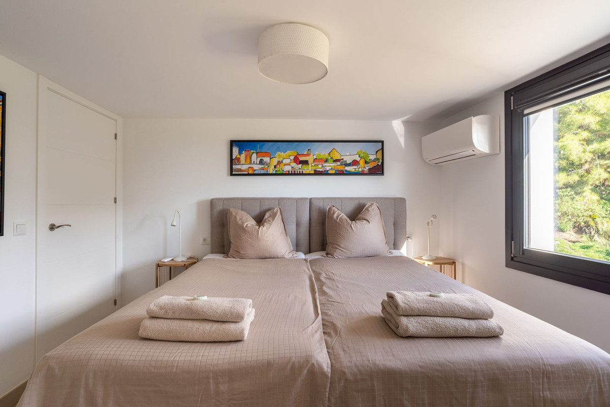 Se vende Villa - Chalet de 6 dormitorios en Costa Del Sol, Málaga, España