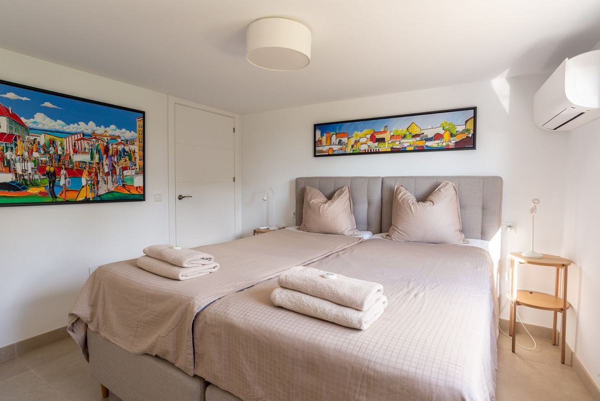 Se vende Villa - Chalet de 6 dormitorios en Costa Del Sol, Málaga, España