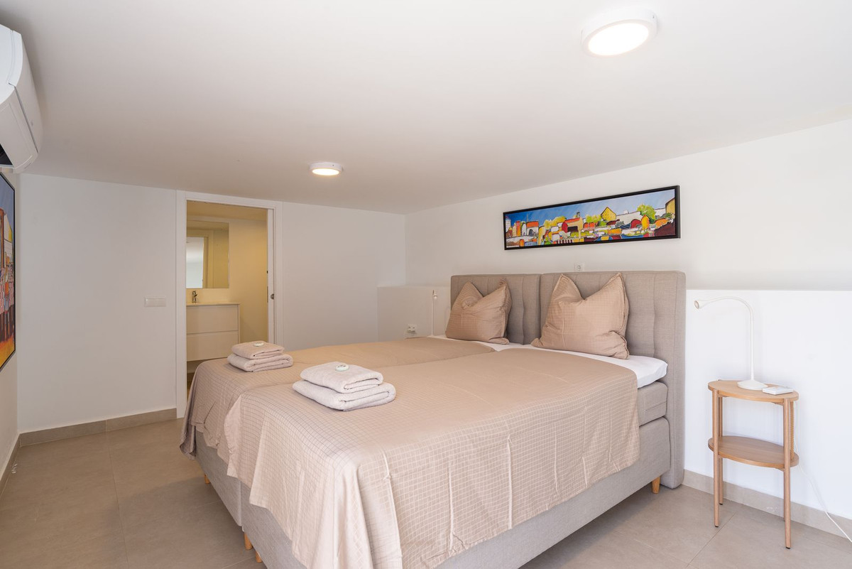 Se vende Villa - Chalet de 6 dormitorios en Costa Del Sol, Málaga, España